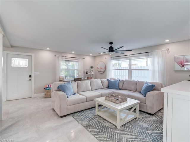 911 North ST, Fort Myers Beach, FL 33931