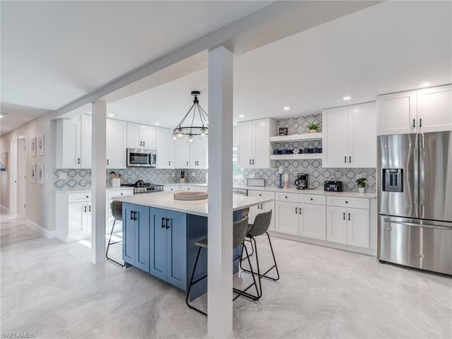 911 North ST, Fort Myers Beach, FL 33931