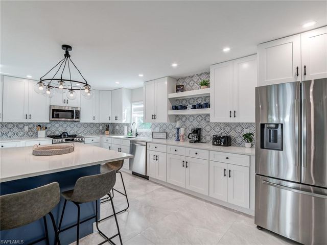 911 North ST, Fort Myers Beach, FL 33931