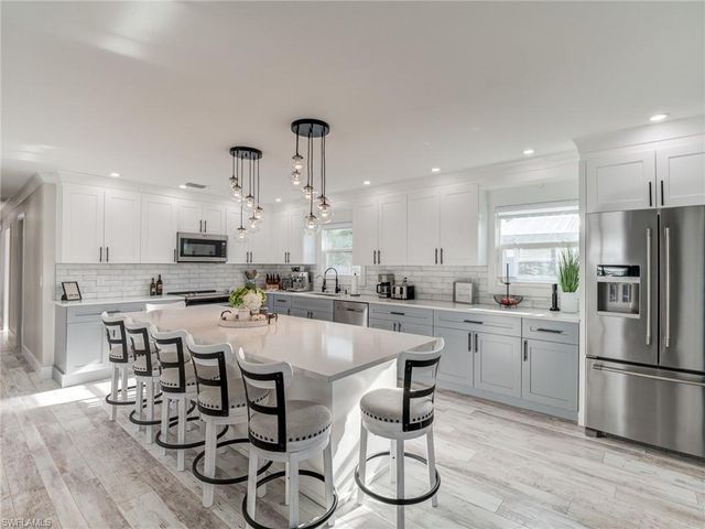 911 North ST, Fort Myers Beach, FL 33931