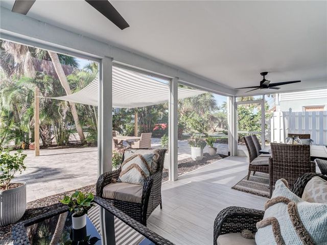 911 North ST, Fort Myers Beach, FL 33931