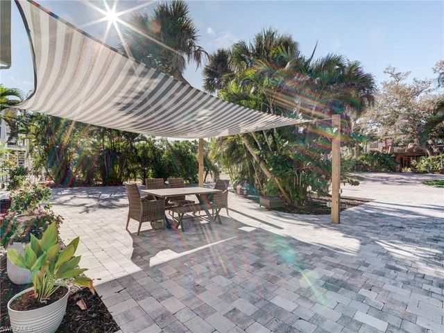 911 North ST, Fort Myers Beach, FL 33931