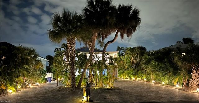 911 North ST, Fort Myers Beach, FL 33931