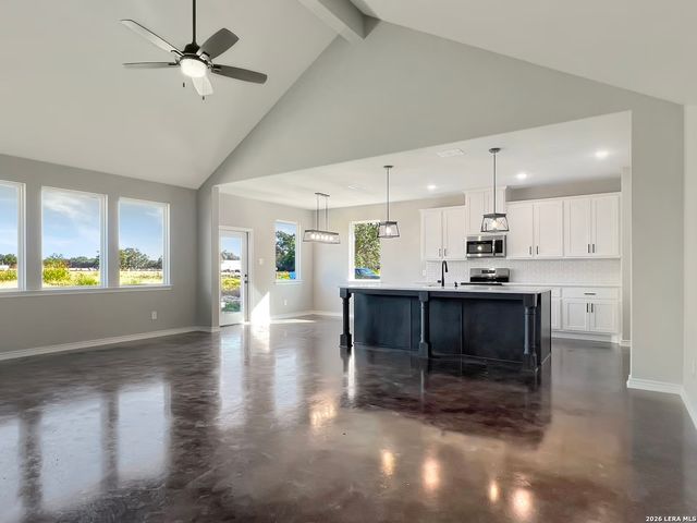 189 CAMPBELL DR, Canyon Lake, TX 78133