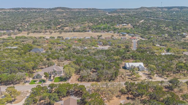 189 CAMPBELL DR, Canyon Lake, TX 78133