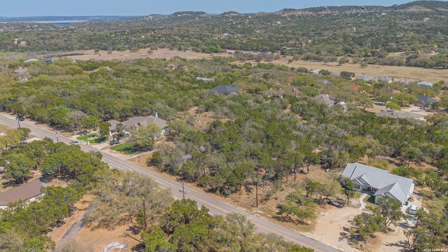 189 CAMPBELL DR, Canyon Lake, TX 78133