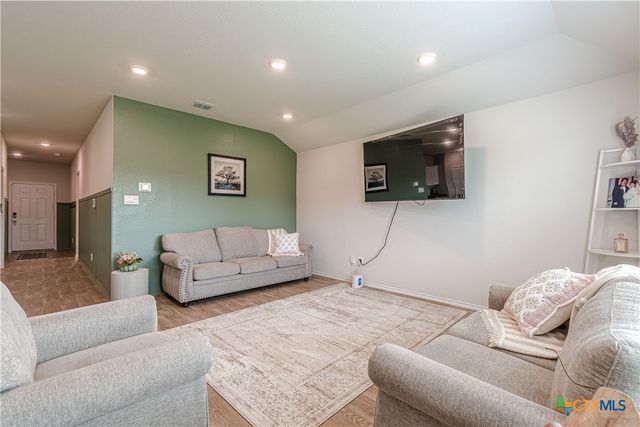 844 Peccary Place, Seguin, TX 78155