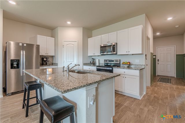 844 Peccary Place, Seguin, TX 78155