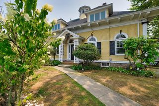 11 Doane Street, Fairhaven, MA 02719
