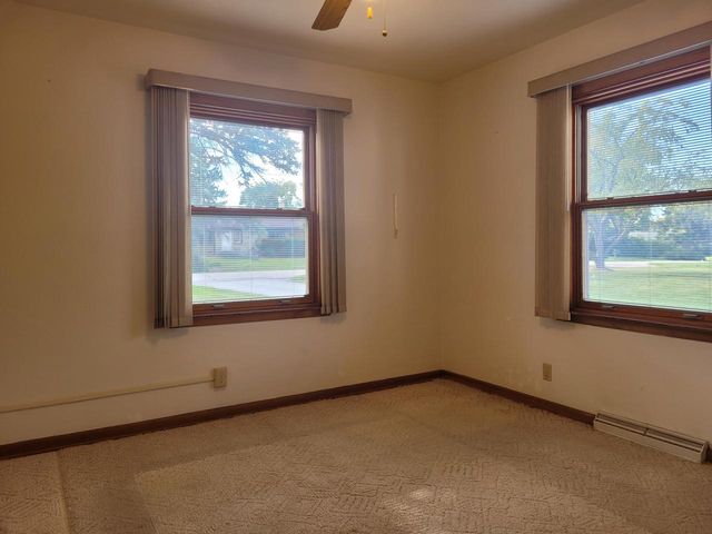 13600 W Honey LANE, New Berlin, WI 53151