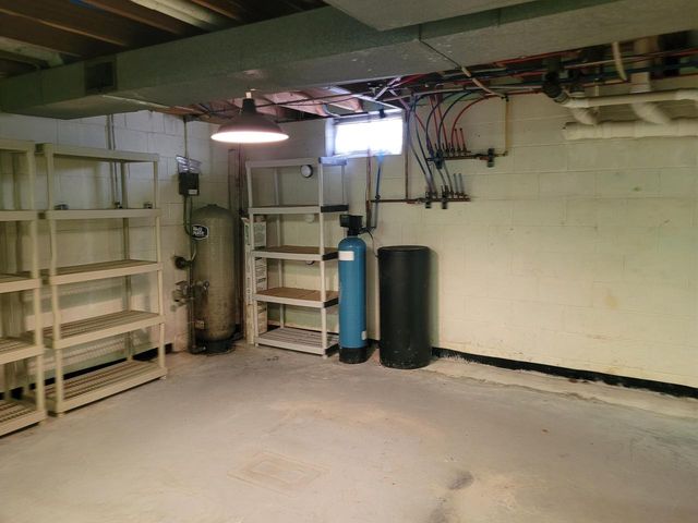 13600 W Honey LANE, New Berlin, WI 53151