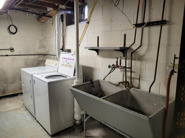 13600 W Honey LANE, New Berlin, WI 53151