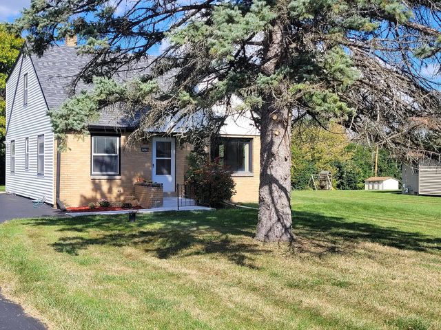 13600 W Honey LANE, New Berlin, WI 53151
