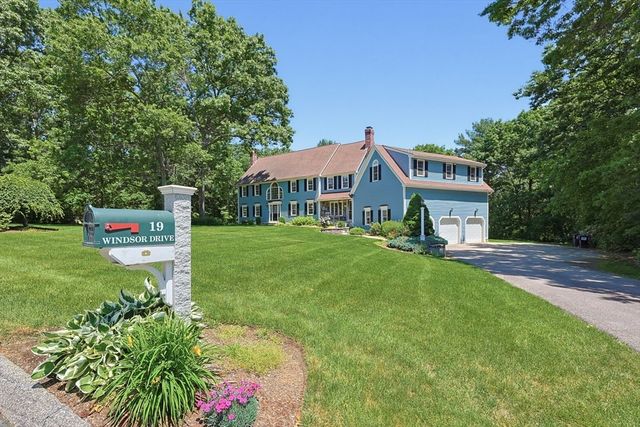 19 Windsor Dr., Foxboro, MA 02035