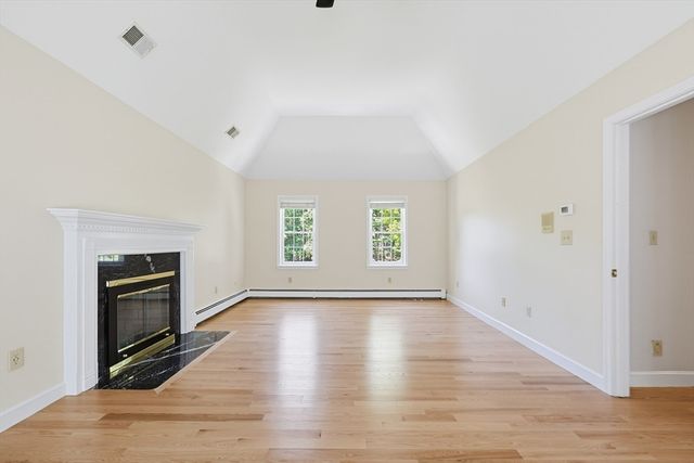 19 Windsor Dr., Foxboro, MA 02035
