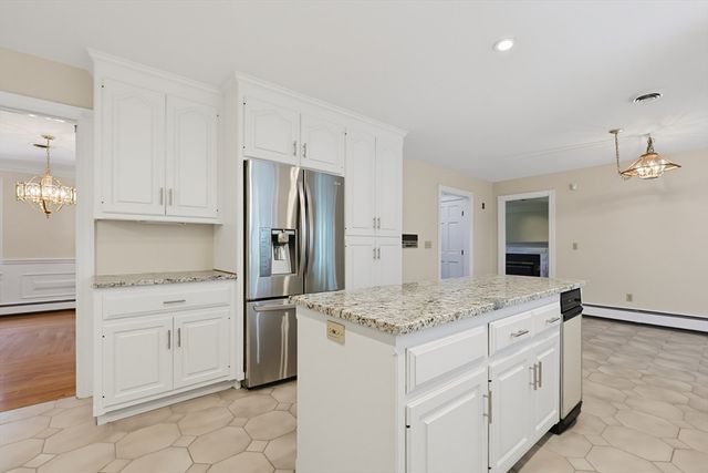 19 Windsor Dr., Foxboro, MA 02035