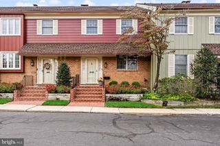 633 E MAIN ST #D5, Moorestown, NJ 08057