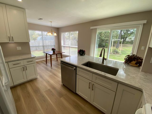 7229 Broadmoor Street, Navarre, FL 32566