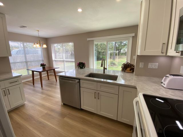 7229 Broadmoor Street, Navarre, FL 32566