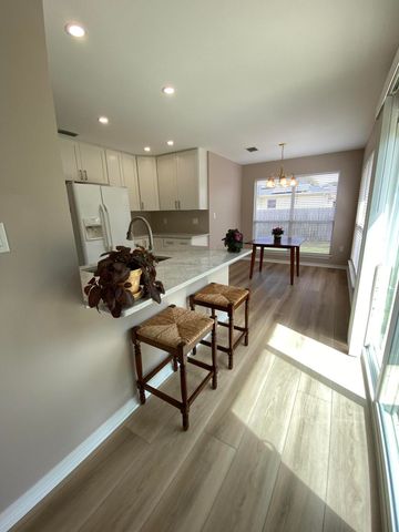 7229 Broadmoor Street, Navarre, FL 32566