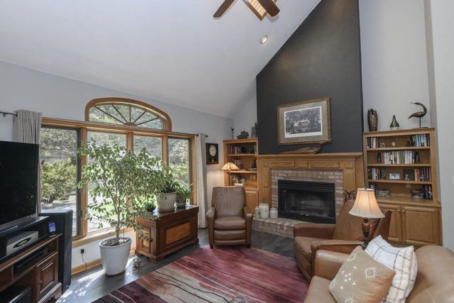 643 Cardiff DRIVE, Hartland, WI 53029