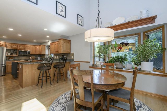 643 Cardiff DRIVE, Hartland, WI 53029