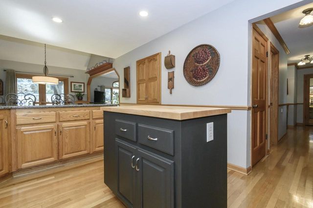 643 Cardiff DRIVE, Hartland, WI 53029
