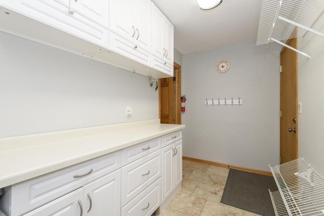 643 Cardiff DRIVE, Hartland, WI 53029