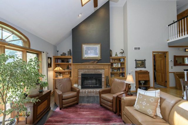 643 Cardiff DRIVE, Hartland, WI 53029