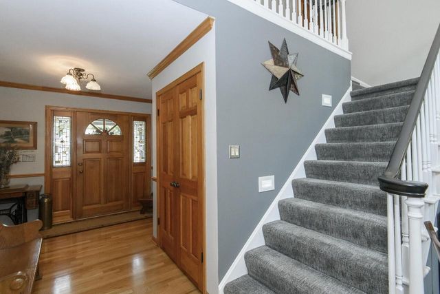643 Cardiff DRIVE, Hartland, WI 53029