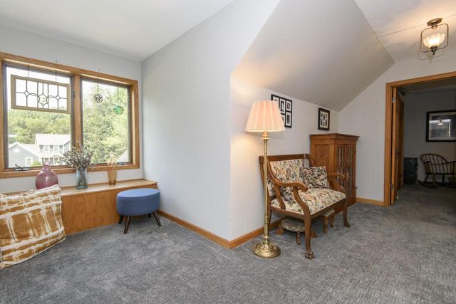 643 Cardiff DRIVE, Hartland, WI 53029