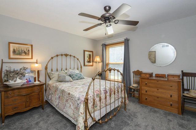 643 Cardiff DRIVE, Hartland, WI 53029