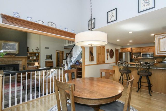 643 Cardiff DRIVE, Hartland, WI 53029