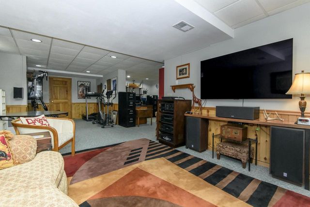 643 Cardiff DRIVE, Hartland, WI 53029