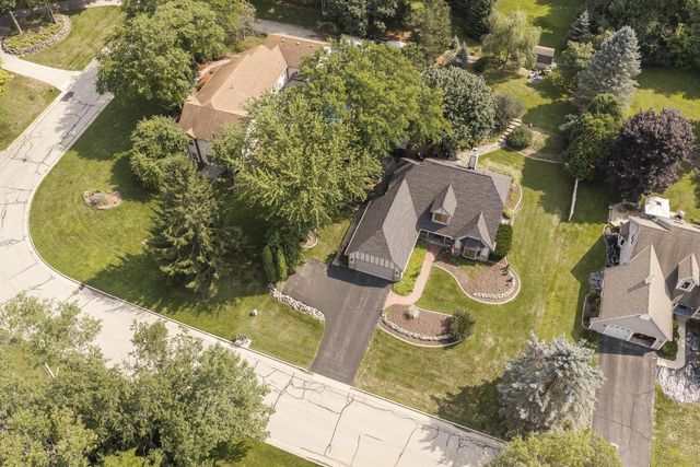 643 Cardiff DRIVE, Hartland, WI 53029