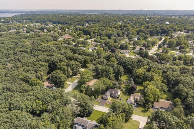 643 Cardiff DRIVE, Hartland, WI 53029