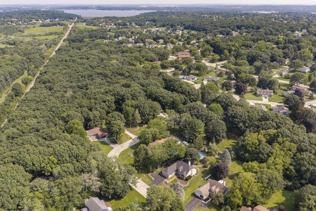643 Cardiff DRIVE, Hartland, WI 53029