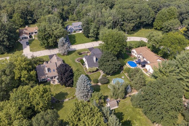 643 Cardiff DRIVE, Hartland, WI 53029