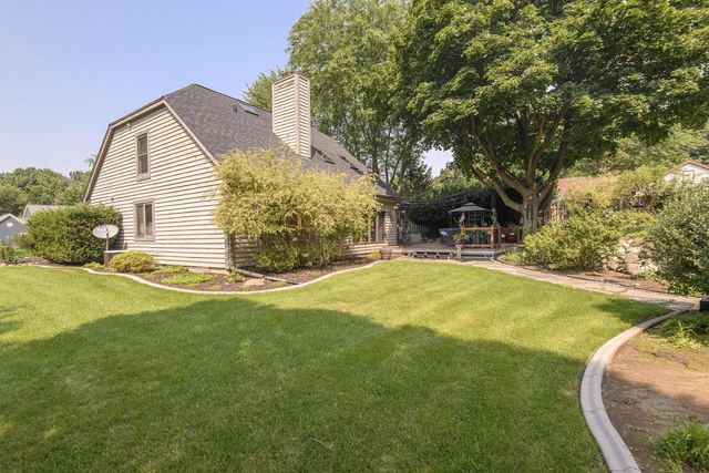643 Cardiff DRIVE, Hartland, WI 53029