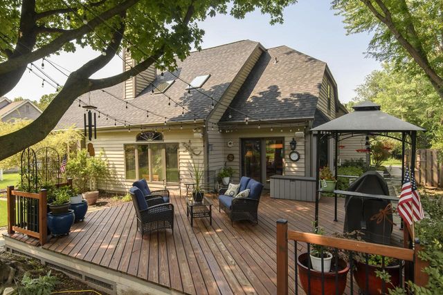 643 Cardiff DRIVE, Hartland, WI 53029