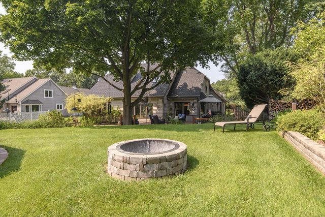 643 Cardiff DRIVE, Hartland, WI 53029