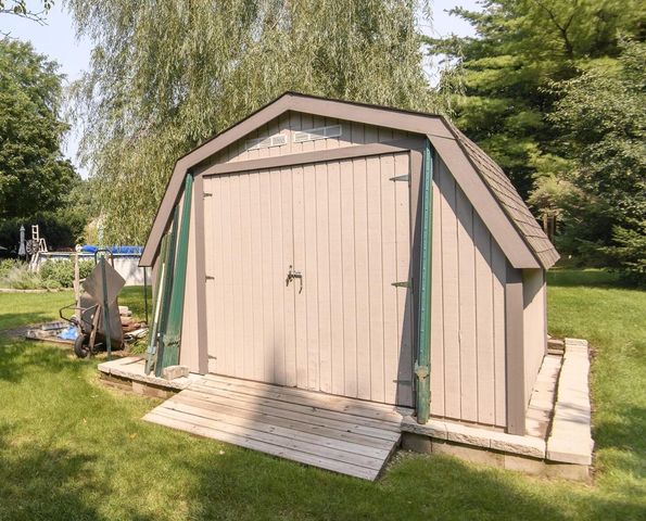 643 Cardiff DRIVE, Hartland, WI 53029