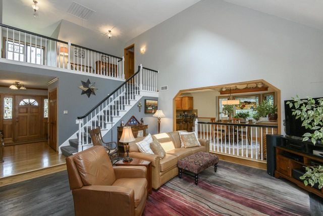 643 Cardiff DRIVE, Hartland, WI 53029