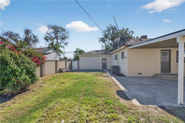 467 W Orangethorpe, Fullerton, CA 92832