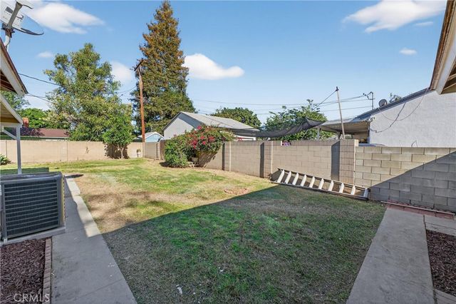 467 W Orangethorpe, Fullerton, CA 92832
