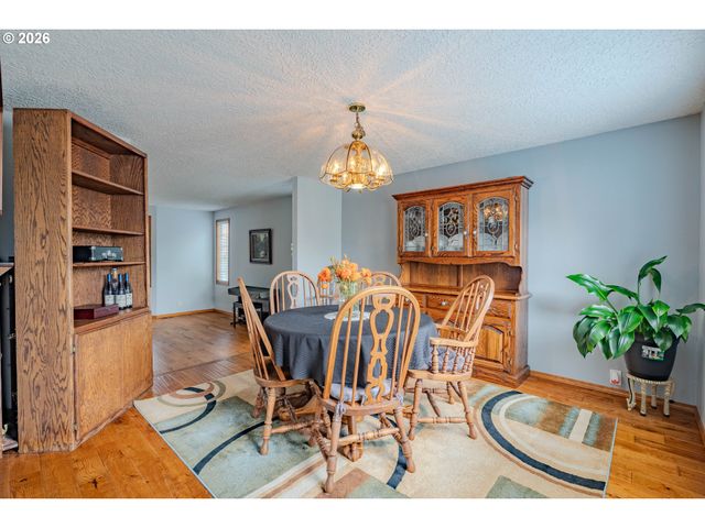 10933 Ne SHERWOOD Dr, Vancouver, WA 98686