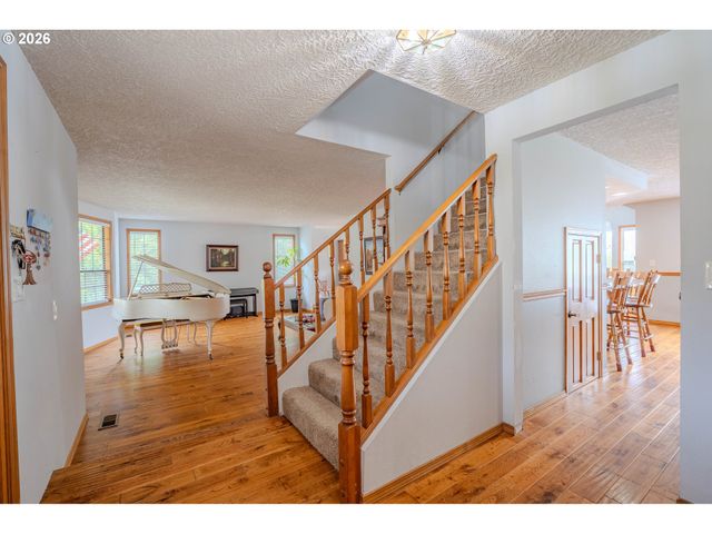 10933 Ne SHERWOOD Dr, Vancouver, WA 98686