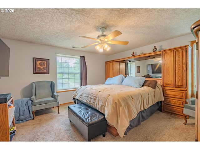 10933 Ne SHERWOOD Dr, Vancouver, WA 98686