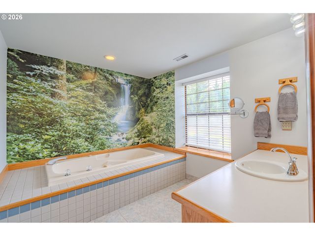 10933 Ne SHERWOOD Dr, Vancouver, WA 98686