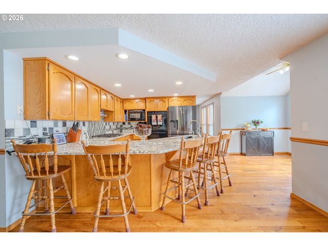 10933 Ne SHERWOOD Dr, Vancouver, WA 98686